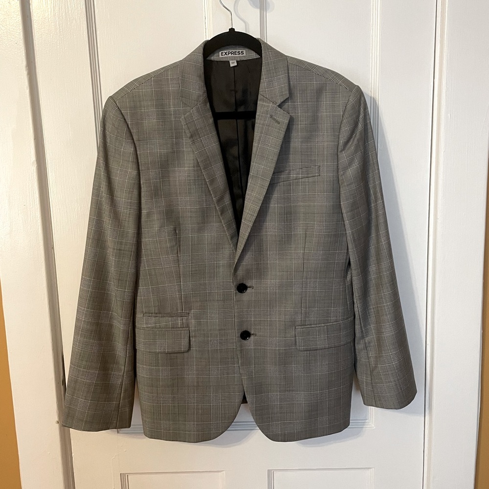 EXPRESS lightweight check wool suit. Jacket 40 short. Pants 31x32.